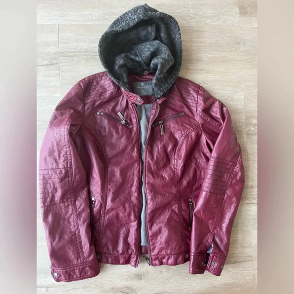 VANITY WOMEN'S RED FAUX LEATHER JACKET - Picture 1 of 9